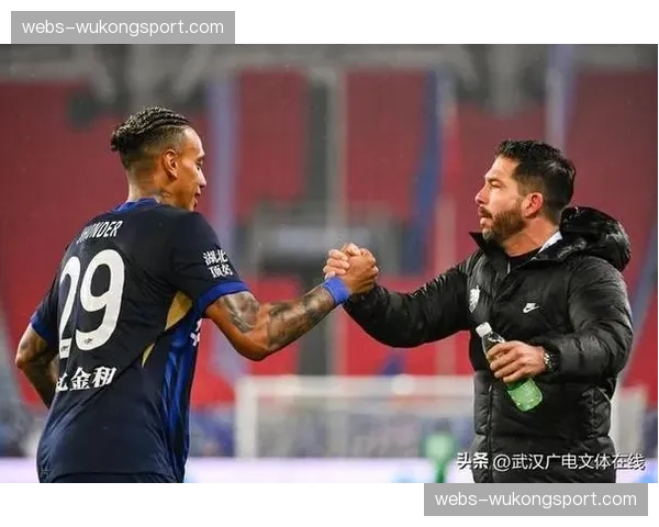 武汉三镇2-0完胜浙江队，全场控球率四六开印证防守反击战术成功